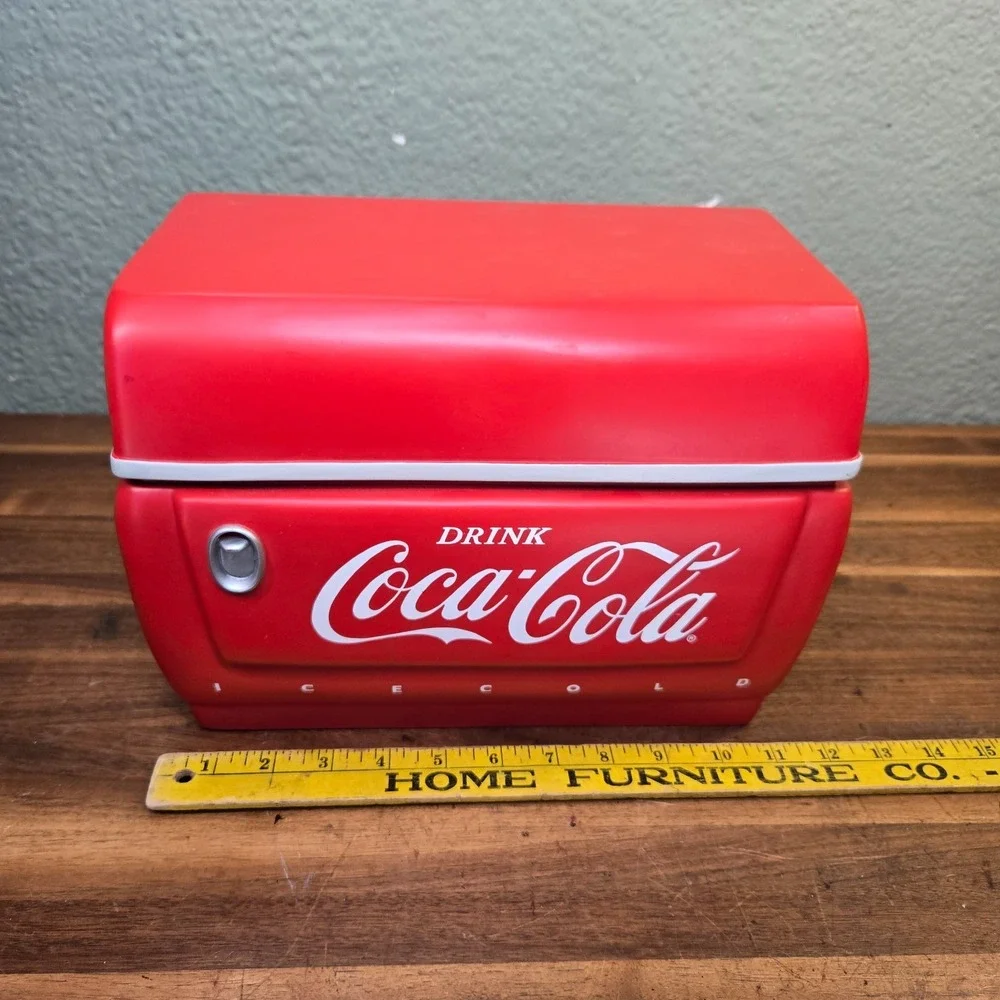 Coca Cola Hometown Holiday Animated Music Box- Used Missing Batt Cover